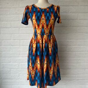 ✨NWT✨ LuLaRoe Amelia Dress size Small